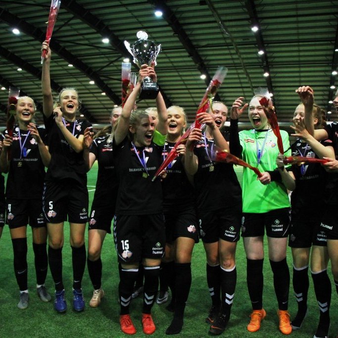 magdalena-lyftir-bikarnum-2019